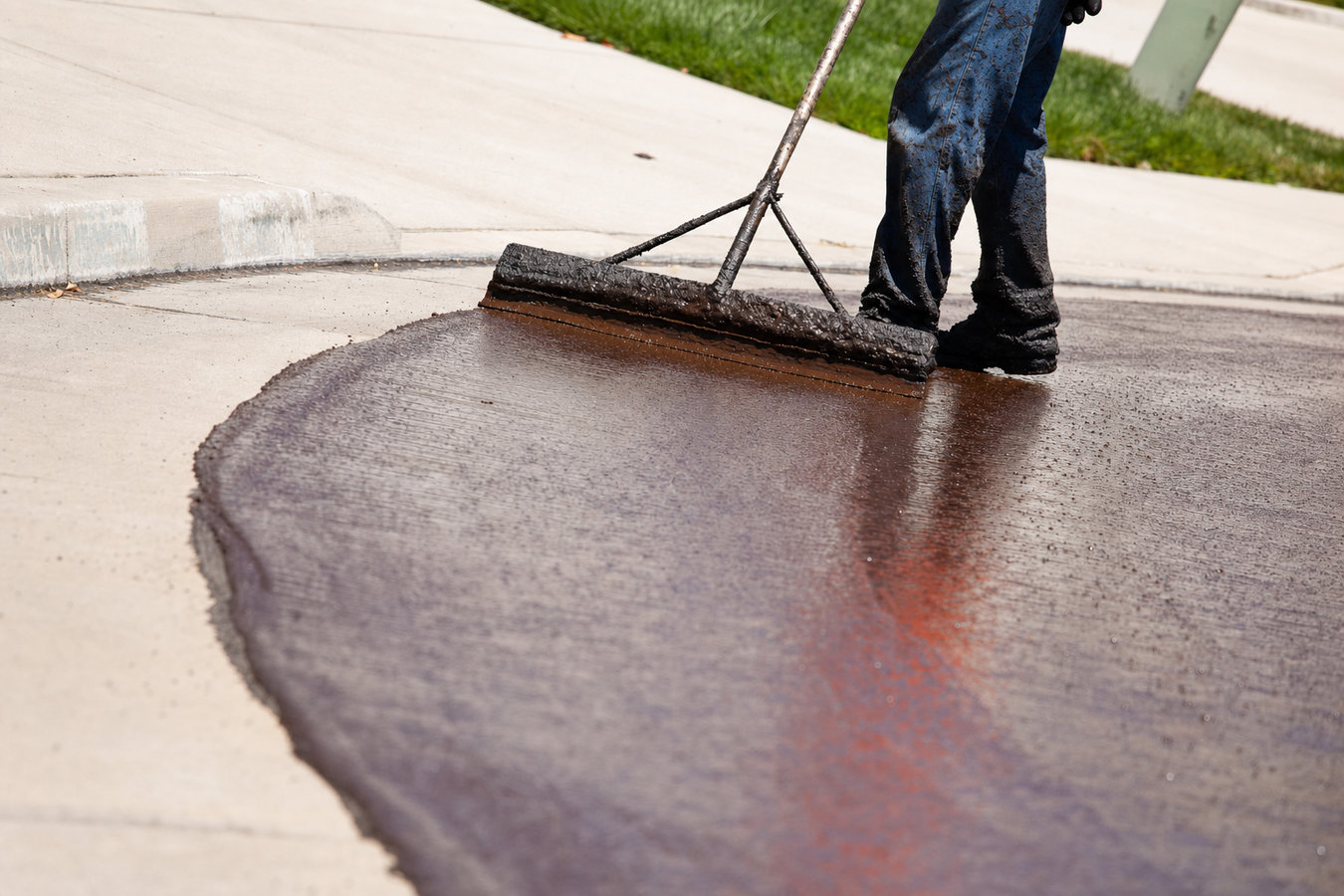 Asphalt sealcoating in Lancaster, CA